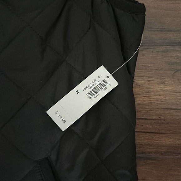 OLD NAVY BLACK QUILTED VEST NWT - Picture 2 of 4